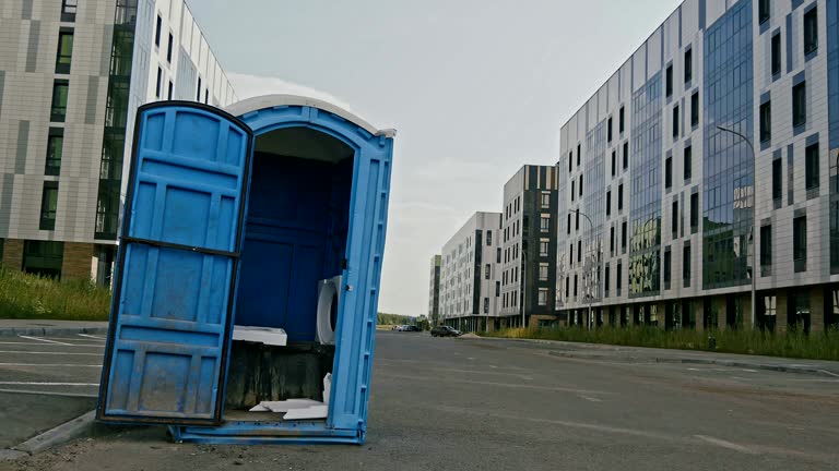 Best Standard Portable Toilet Rental  in Hartford City, IN